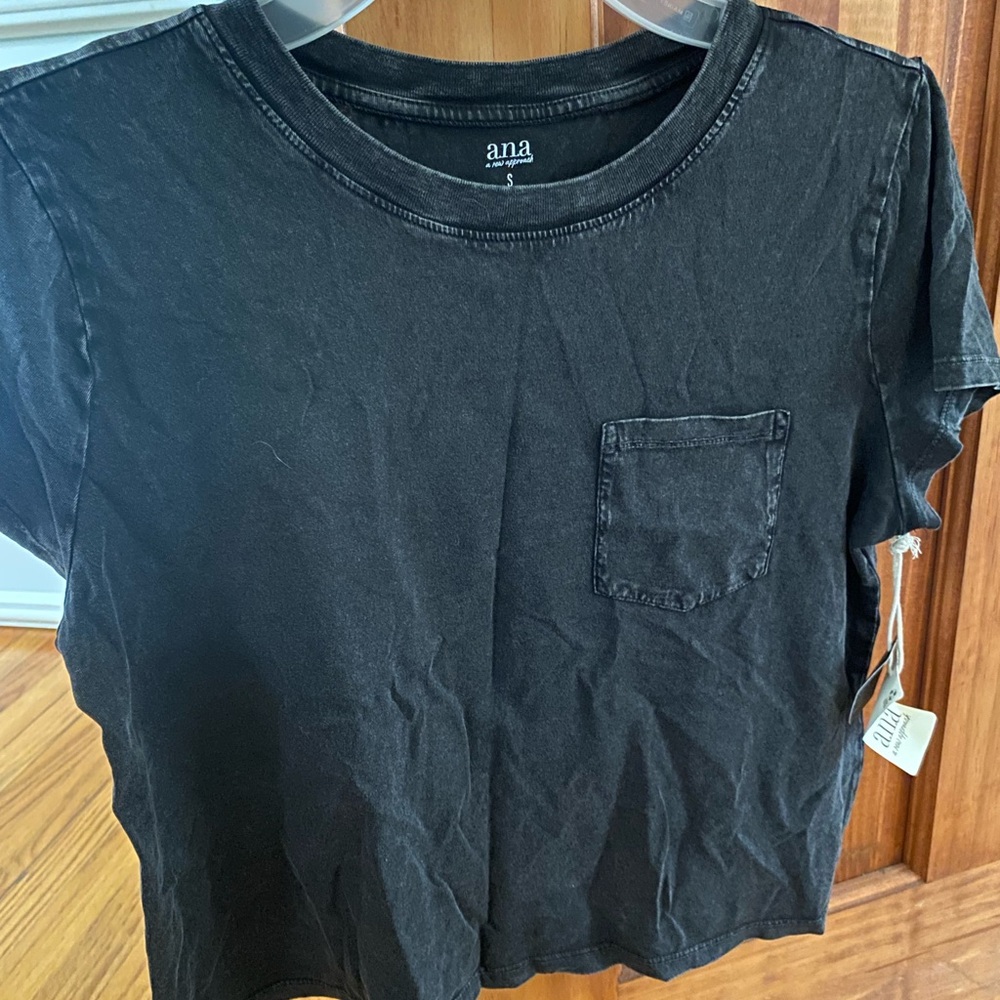 Ana Black T-Shirt with Pocket